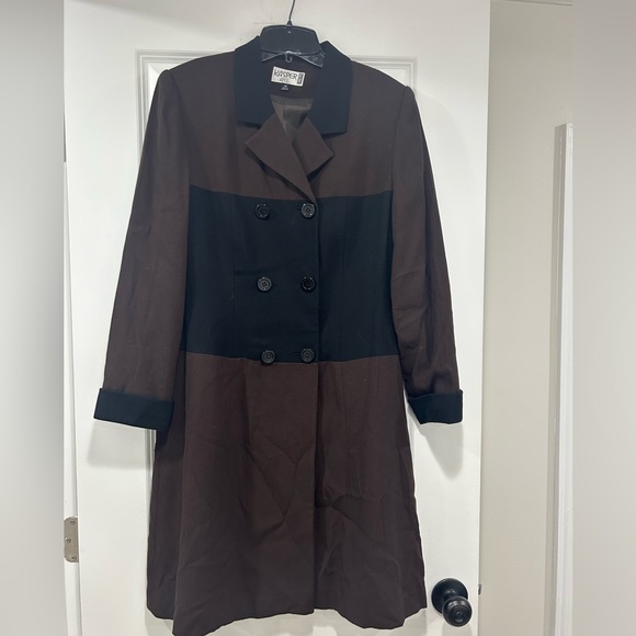 Kasper Dresses & Skirts - Kasper Color Block Double-Breasted Dress